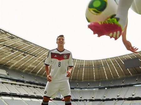 Deutschland Trikot während der WM im Büro?